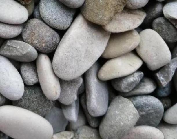 Где заказать гальку и каменную крошку с доставкой?  в Москве