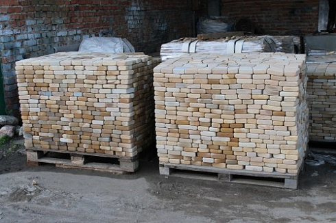 Kamenclub.ru: Песчаник брусчатка (Готика) art PSG-L-01  купить в Москве    2300 руб/кв.м   фото КАМЕНЬ КЛУБ