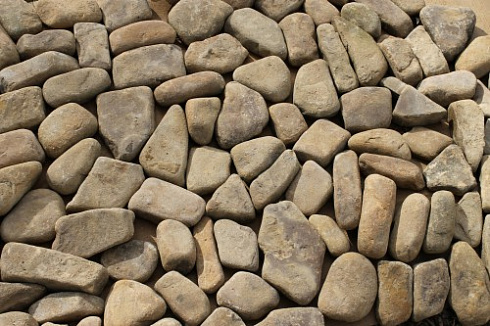 Kamenclub.ru: Песчаник брусчатка  купить в Москве    5 500 руб/т   фото КАМЕНЬ КЛУБ