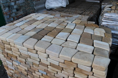 Kamenclub.ru: Песчаник брусчатка (Готика) art PSG-L-01  купить в Москве    2300 руб/кв.м   фото КАМЕНЬ КЛУБ