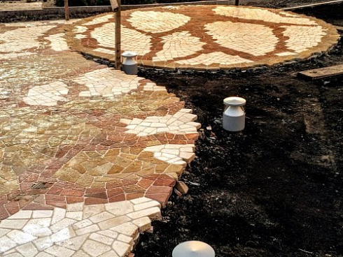 Kamenclub.ru: Песчаник брусчатка (Готика) art PSG-L-01  купить в Москве    2300 руб/кв.м   фото КАМЕНЬ КЛУБ